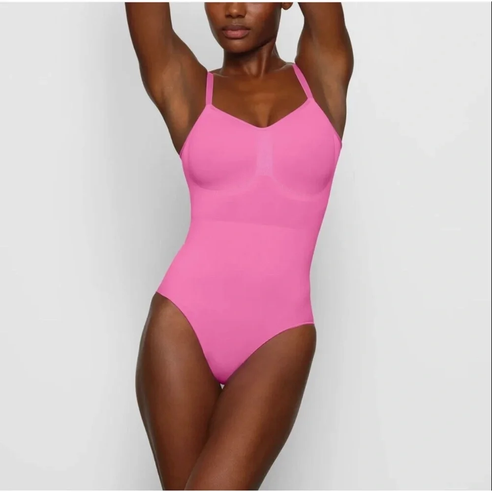 NEW Skims seamless sculpt brief bodysuit - Picture 6 of 11